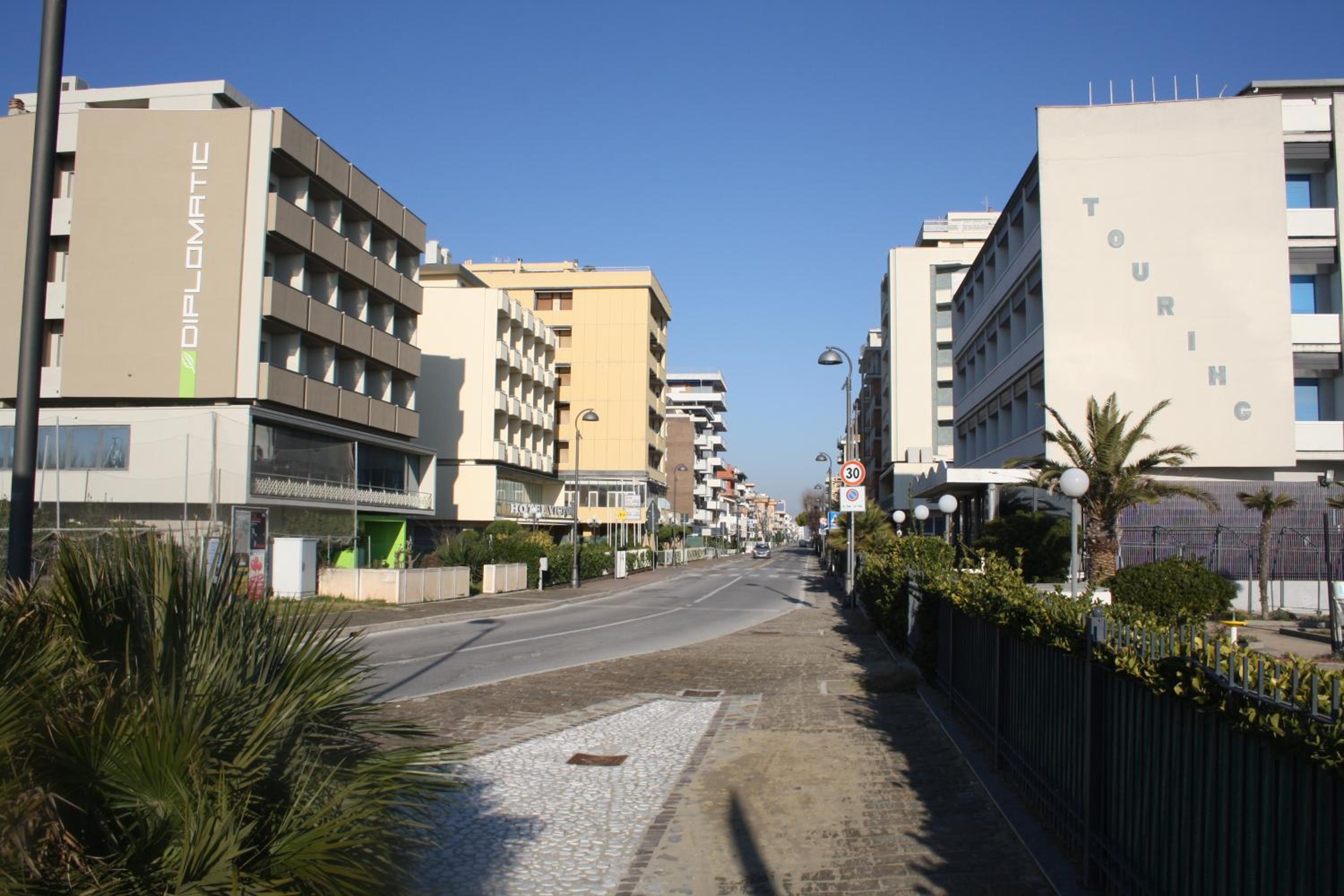 HOTEL DIPLOMATIC 19/19