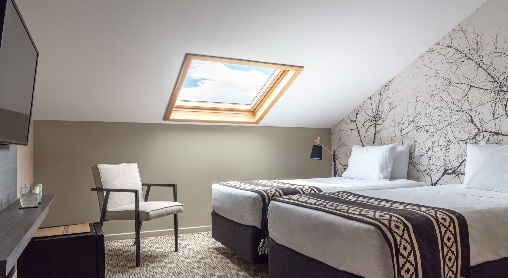 Classic, Double or Twin Bed, Mountain View