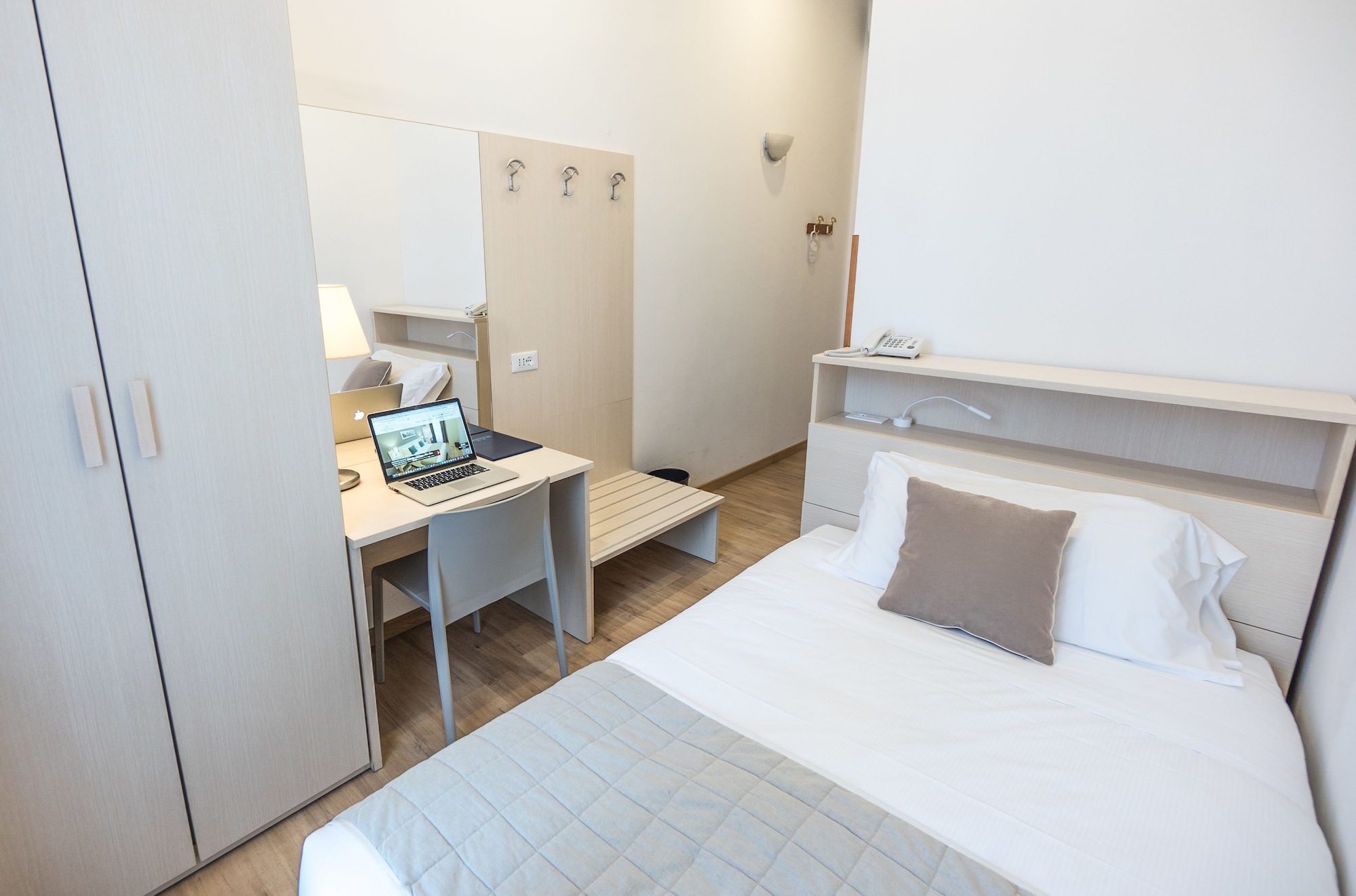 SUPERIOR, SINGLE, LARGE SINGLE BED
