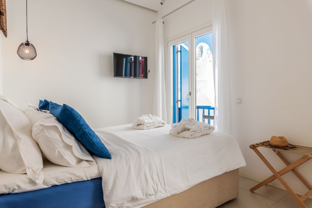 Bluetopia Suites 21/42
