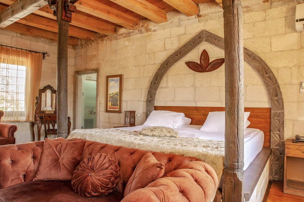 Ottoman Cave Suites 21/77