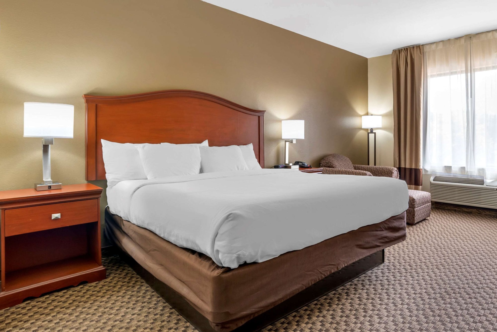 جناح بسرير كينج مع أريكة لذوي الإعاقة، Comfort Inn & Suites Midway - Tallahassee West 2/3