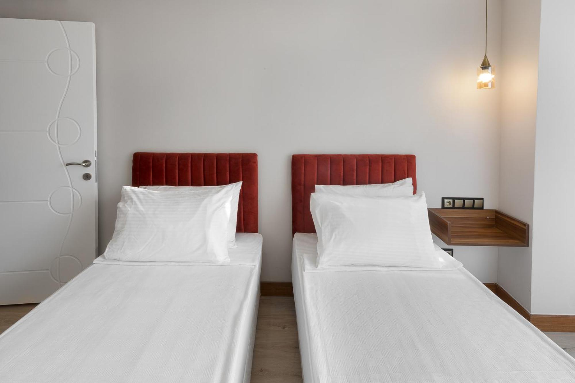 Theluna Suite Hotel 15/50