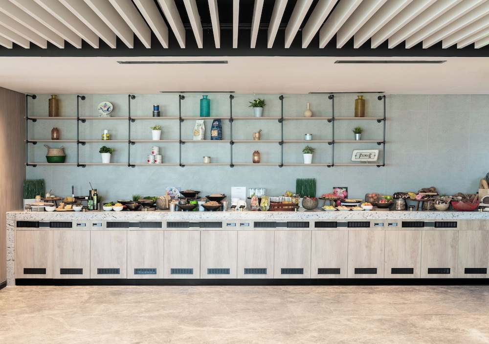 Park Inn by Radisson Hotel & Apartments Kuwait 52/62