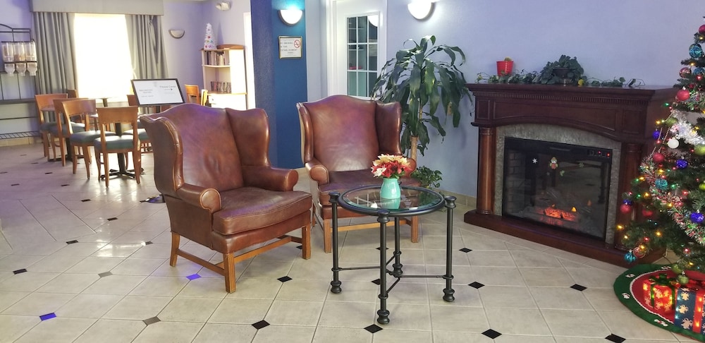HomeBridge Inn & Suites (Ex Howard Johnson Inn and Suites Beaumont) 22/23