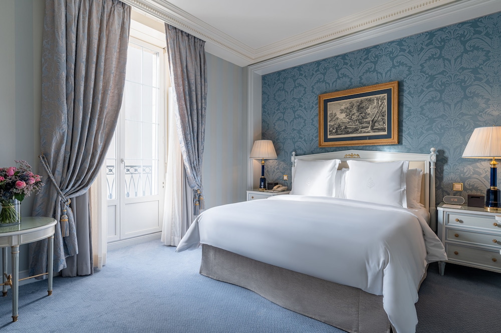 SUPERIOR, KING BED