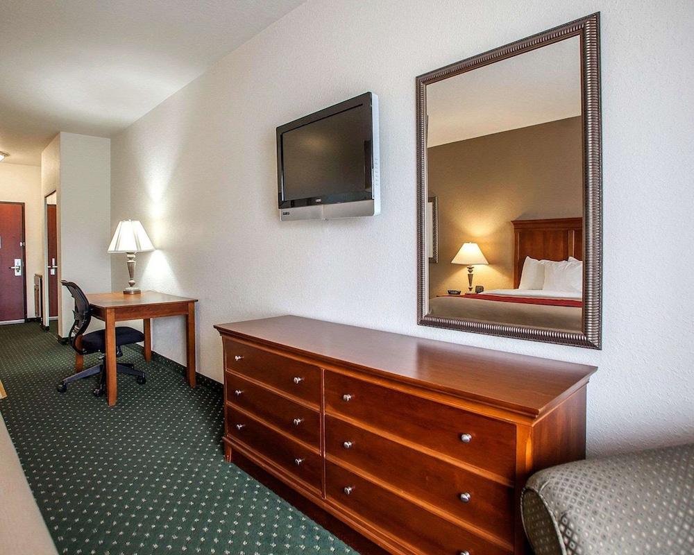 Comfort Inn and Suites Davenport Quad Cities 34/41