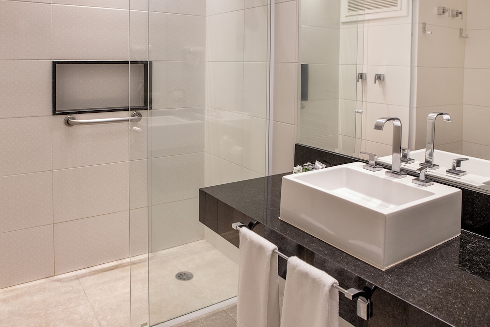Luxury, 1 Queen and 1 Single Bed, Hotel Serra da Estrela 6/7