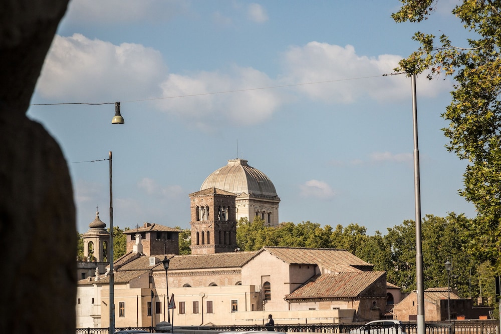 Palazzo Baj Guest House In Trastevere 44/50