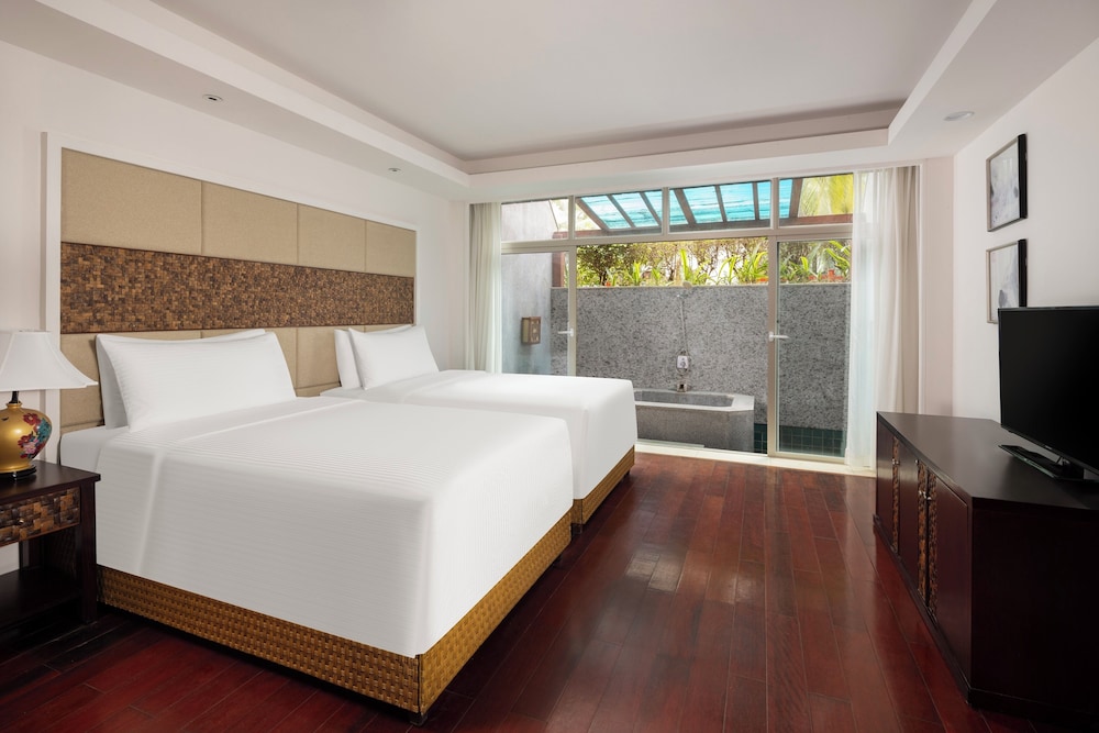 Grand Mercure Sanya Yalong Bay 10/38