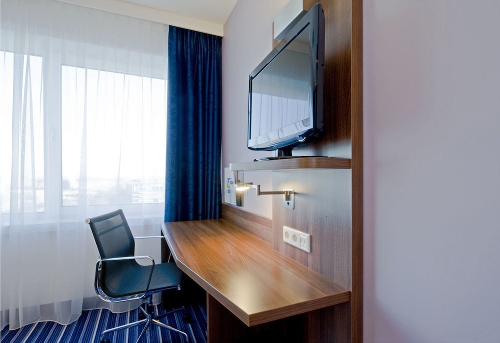 HOLIDAY INN EXPRESS THE HAGUE - PARLIAMENT 64/75