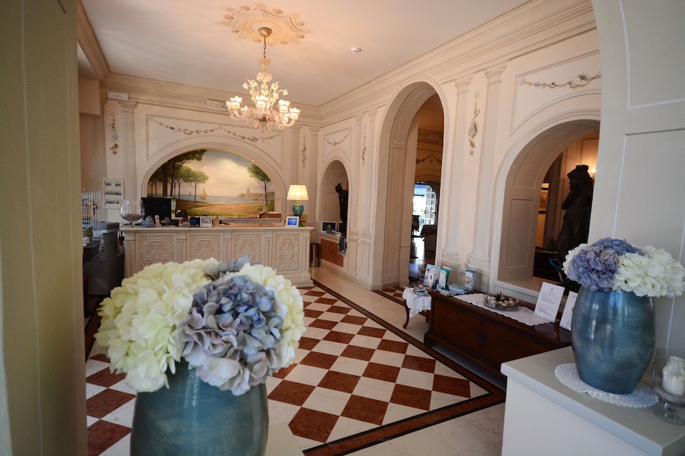 Hotel Villa Erica 15/30