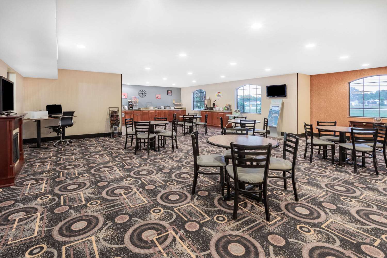 Super 8 by Wyndham Marysville/Port Huron Area 24/33