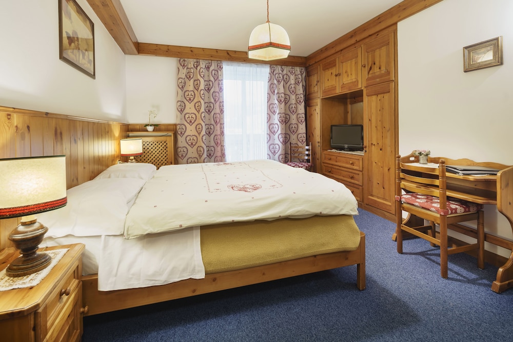 Hotel Columbia 38/68