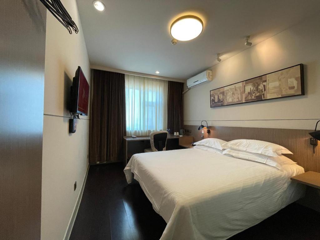 Jinjiang Inn Select (Tianjin Binhai New Area Foreign Goods Market) 28/50