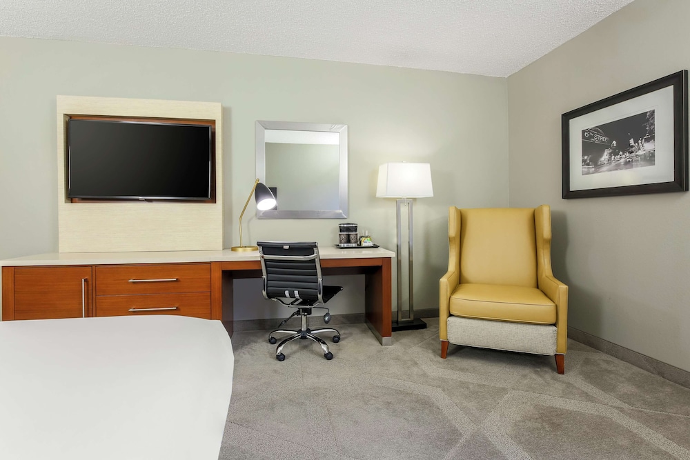 Doubletree By Hilton Austin University Area 51/58