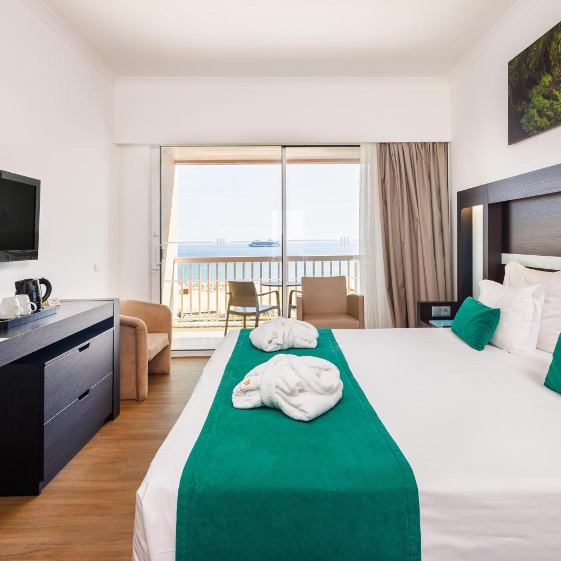 Premium, Sea Front