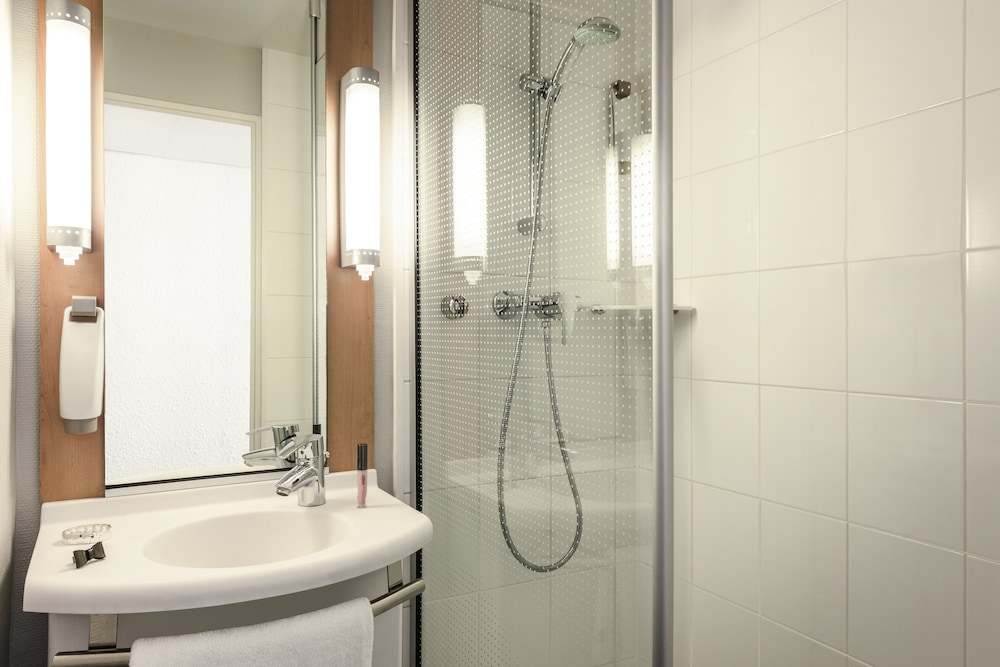 Ibis Paris Versailles Chateau 45/47