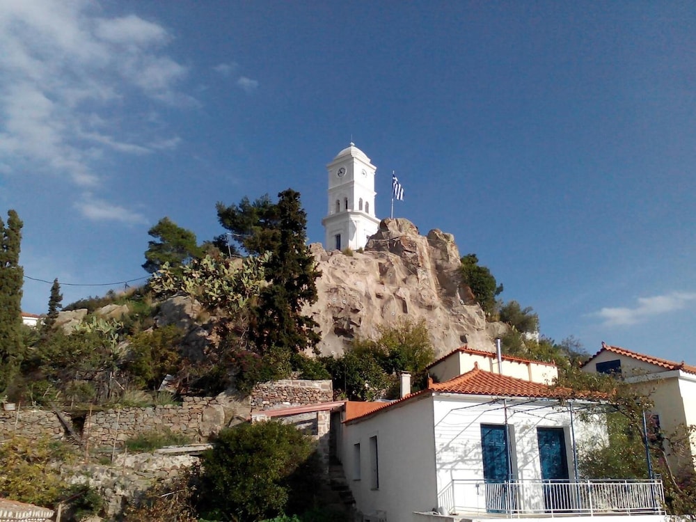 Hotel Manessi 60/62