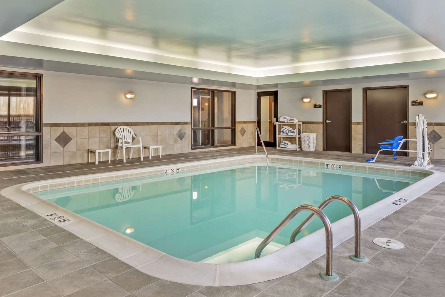Comfort Suites Whitsett - Greensboro East Whitsett NC 25/41