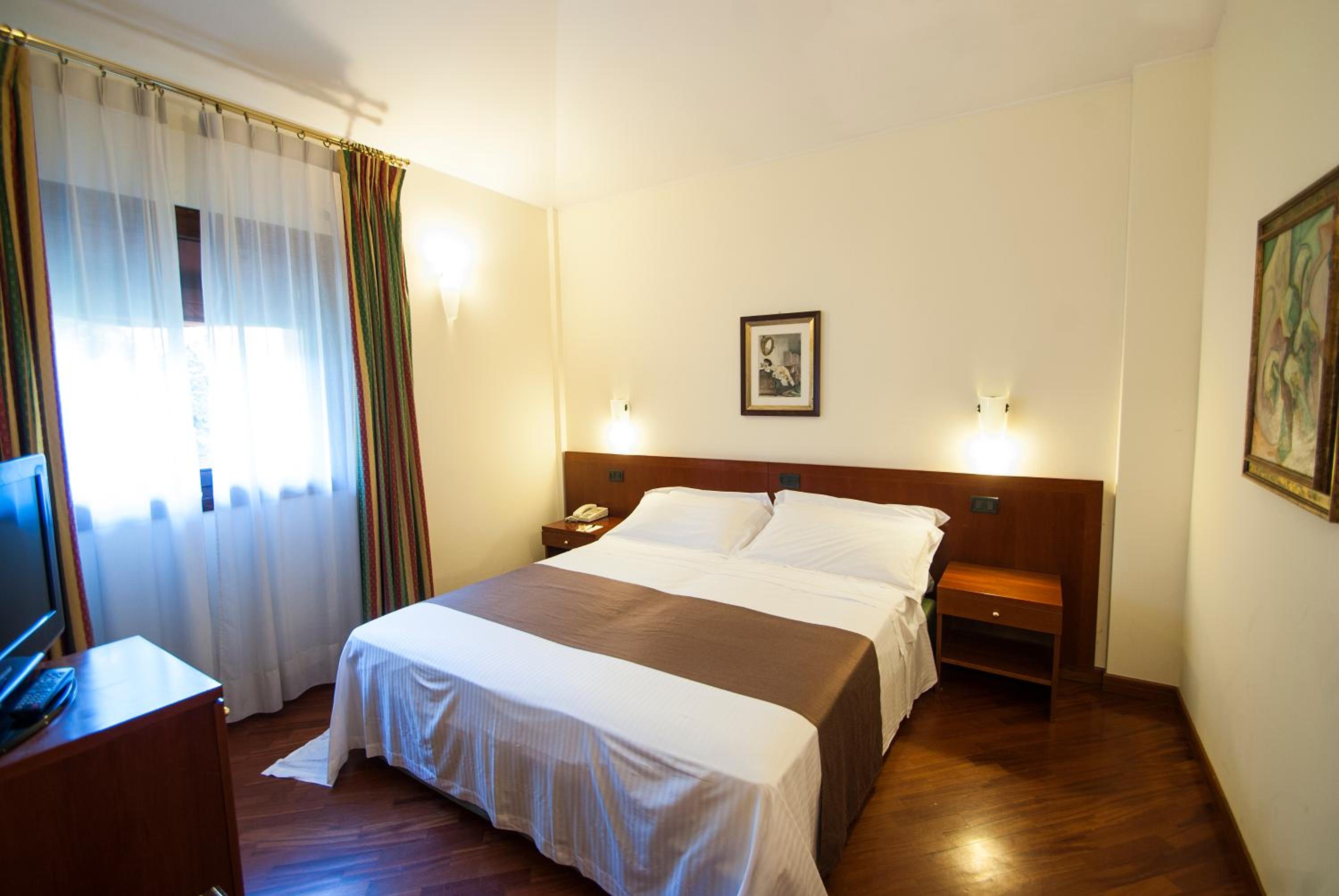1 Bedroom, Suite, Queen Bed, Sofa