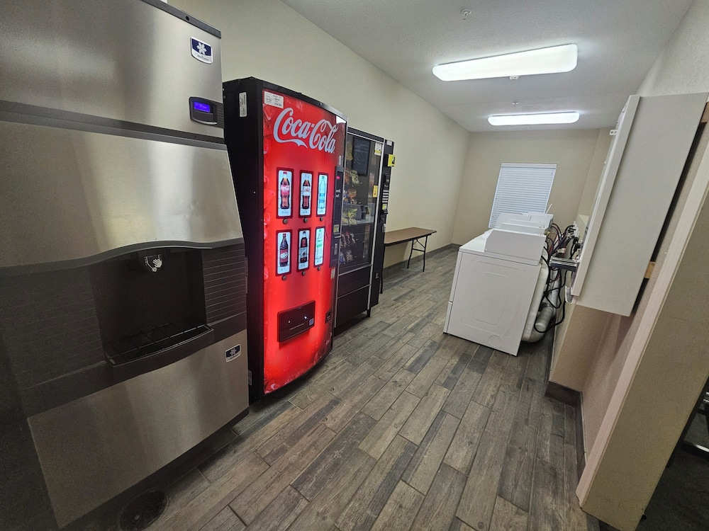 Heritage Place Hotel & Suites 23/48