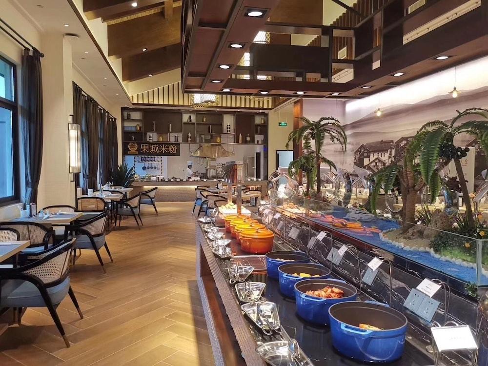 Country Garden Phoenix Hotel Nanchong 23/45