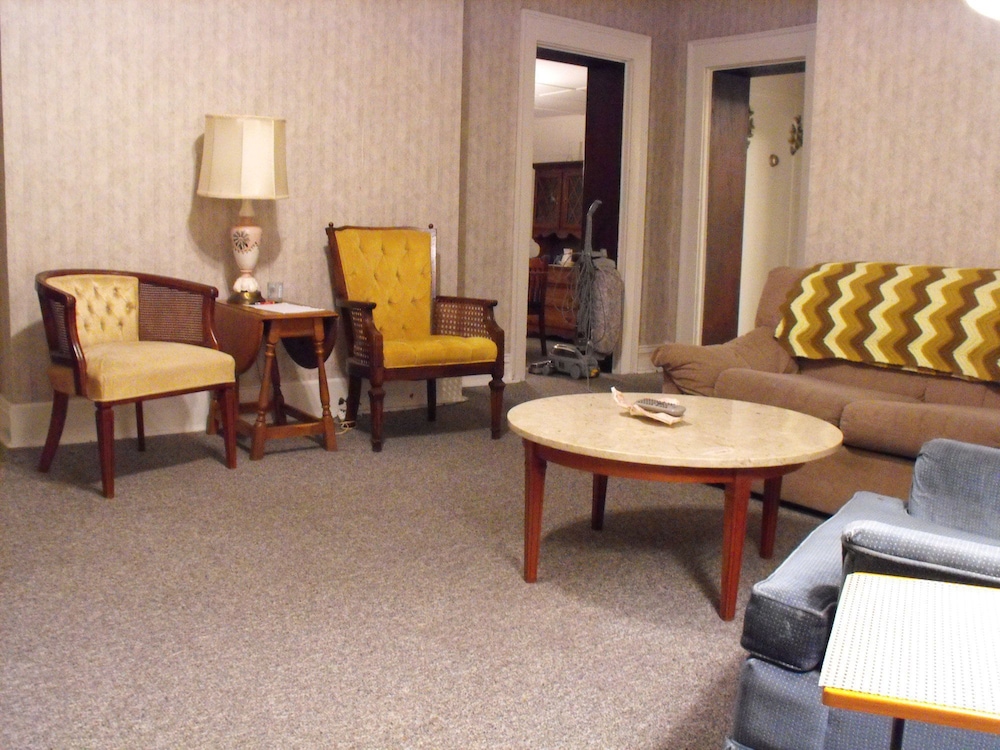 Empire House Hotel 45/59