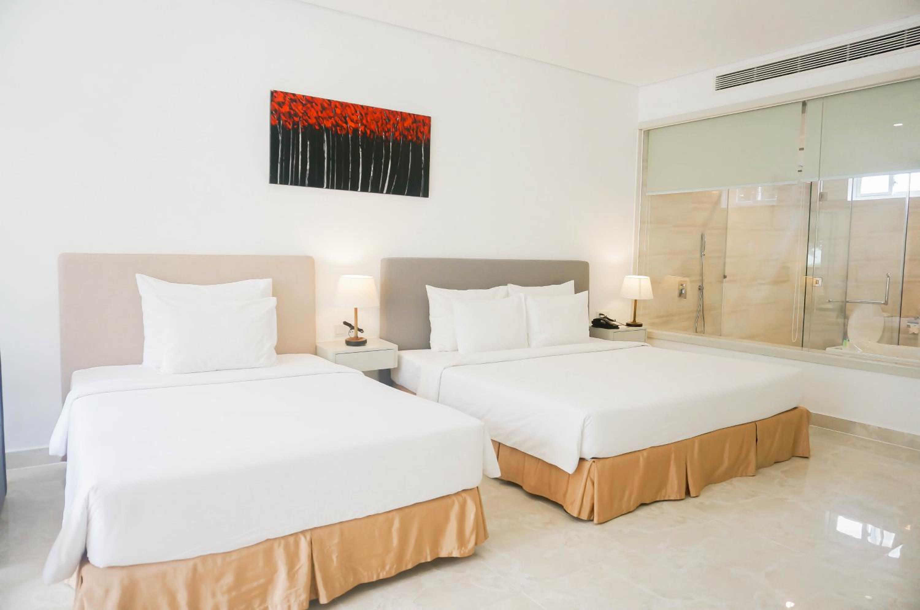 Bella, Twin Beds, Garden View