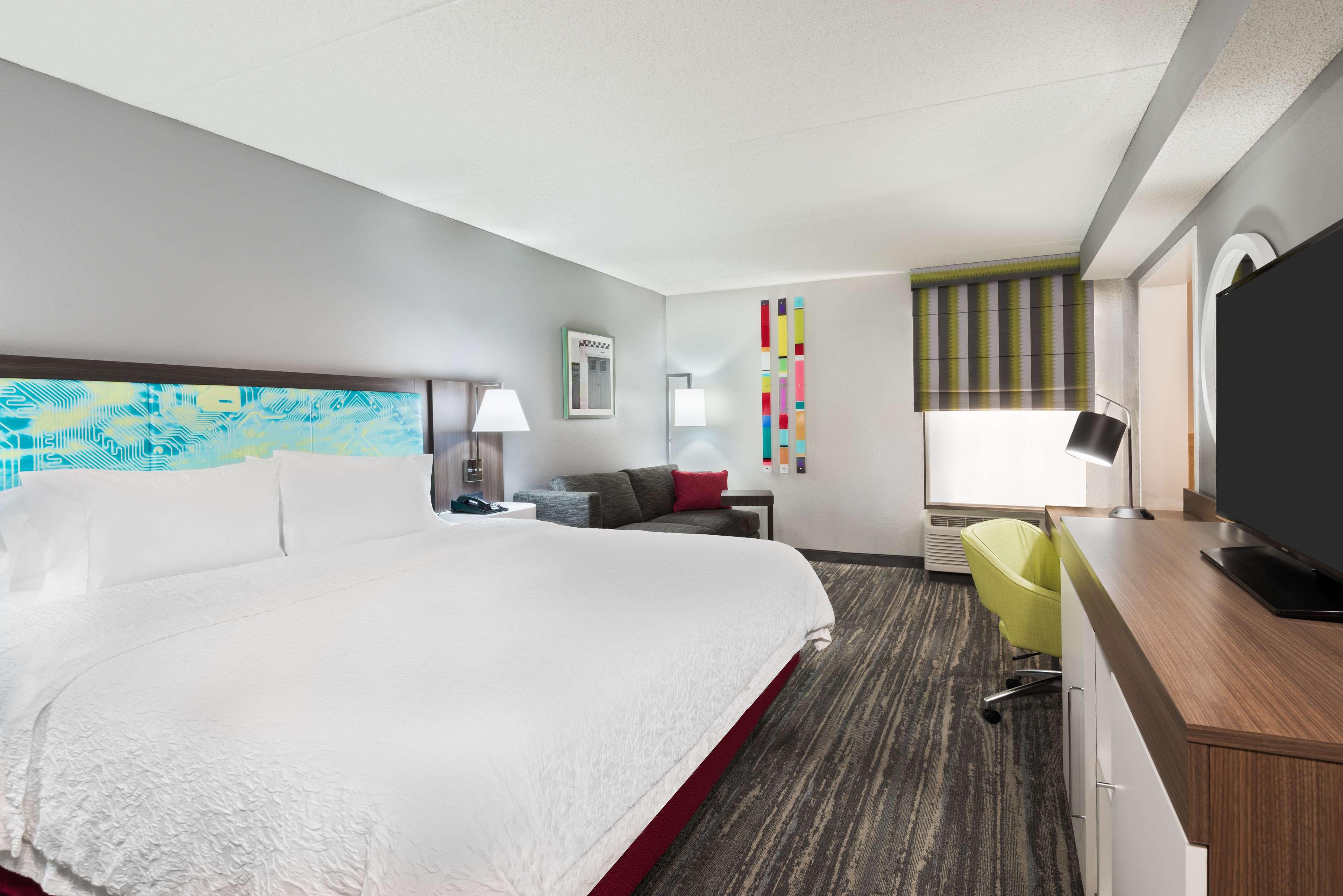 Study, King Bed, Sofa, Jetted Tub