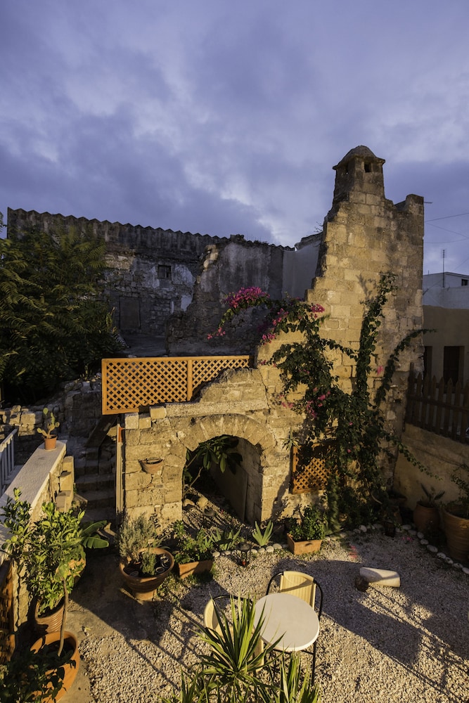 Camelot Traditional And Classic Hotel 22/56