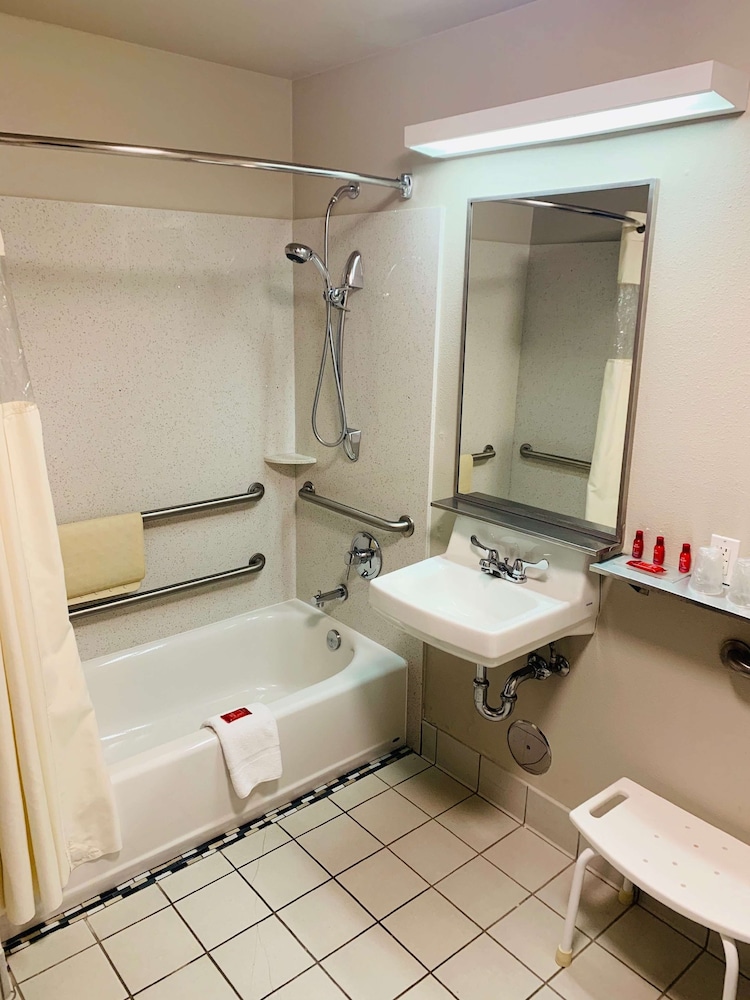 Surestay Plus Hotel By Best Western Redding 14/24