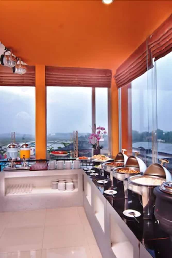 Mandarin Hotel Pekalongan 28/51