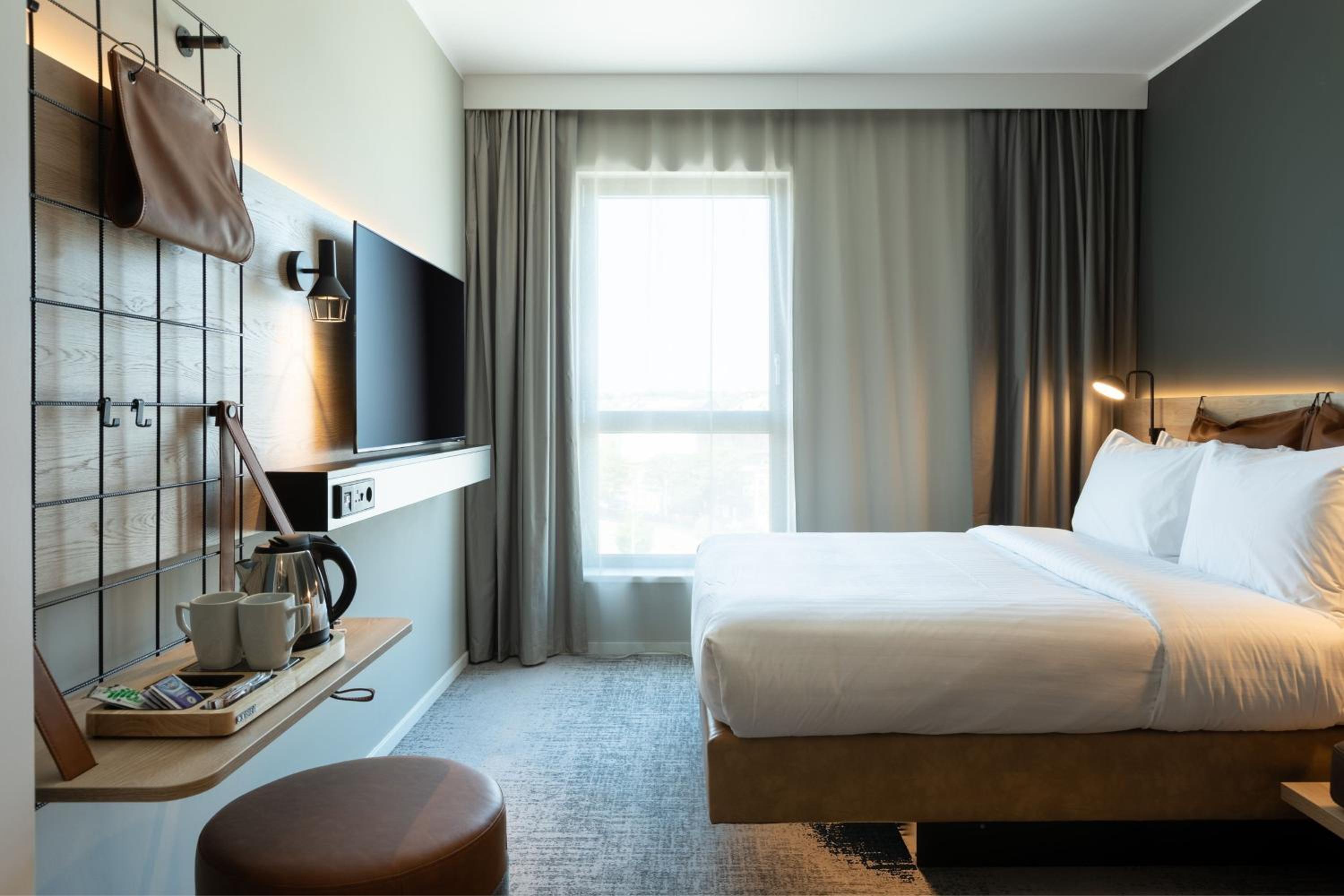 Moxy, Queen Bed، Moxy Plymouth 3/10