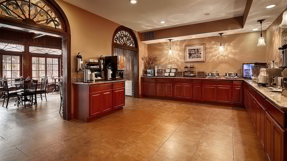 Best Western Plus French Quarter Courtyard Hotel 12/54