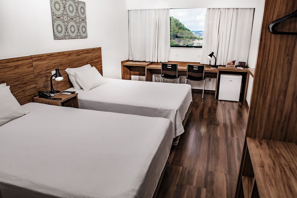 Trade hotel 32/64