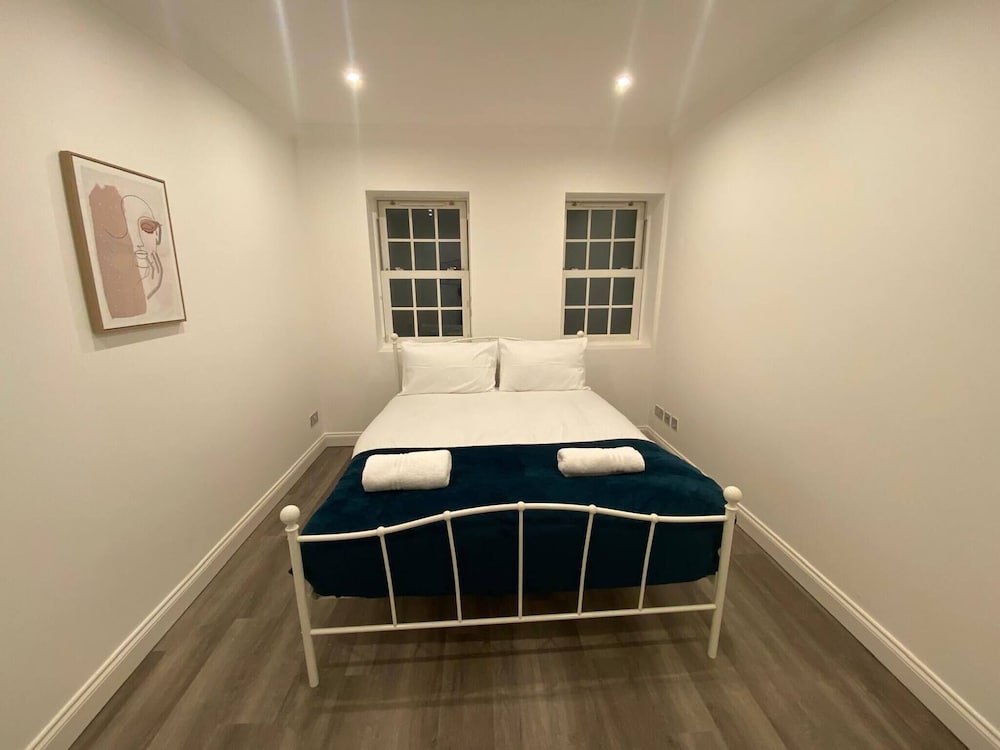 Boswell Elite Two Bed Apartment 9/19