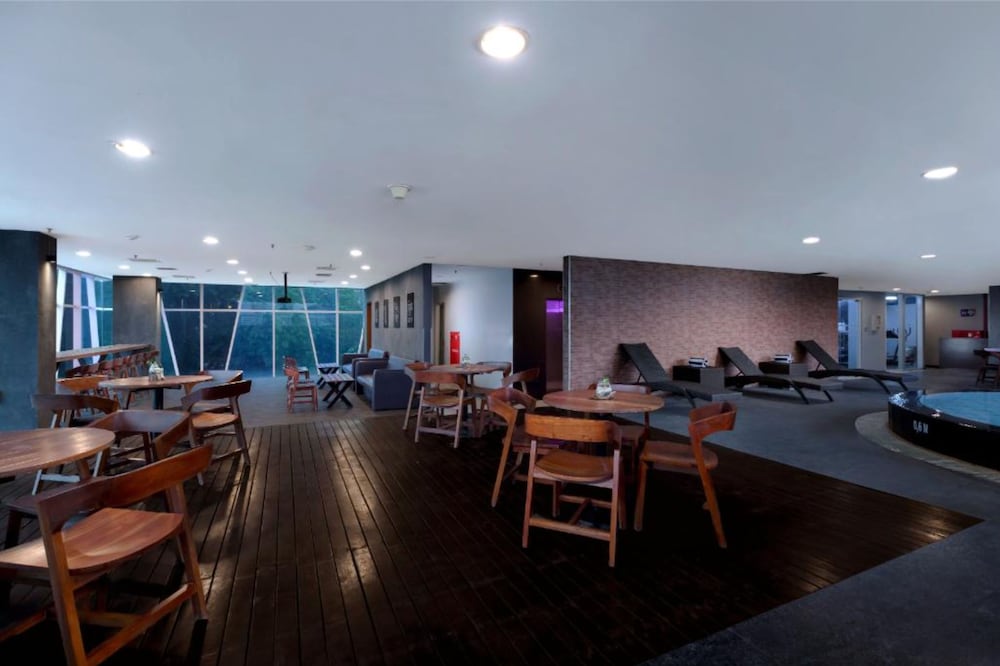 Quest Hotel Darmo Surabaya 41/52