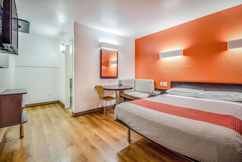 Motel6 Conroe, TX 31/63