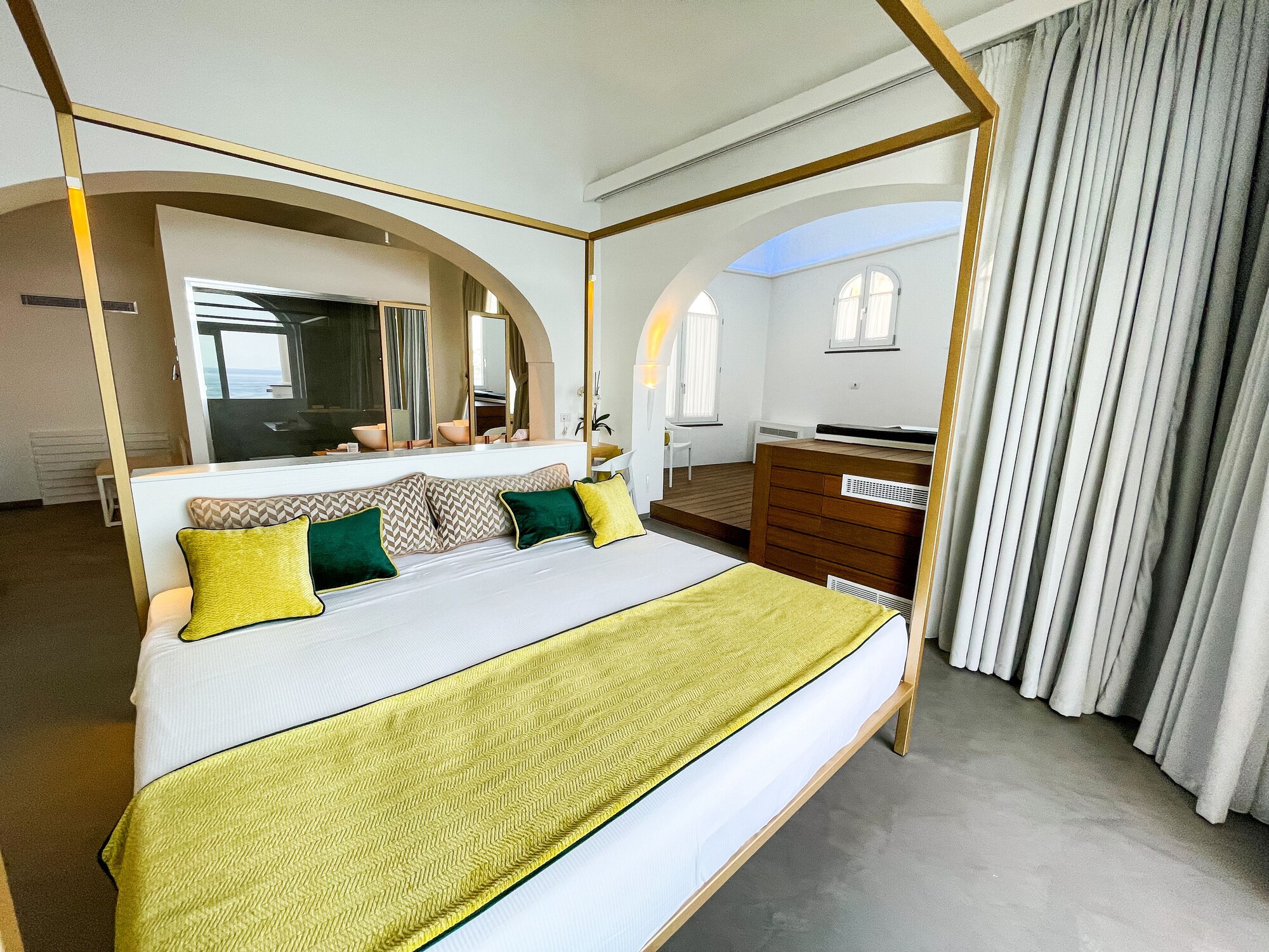 Interior, Executive, Suite, King Bed, Sauna, Bathtub