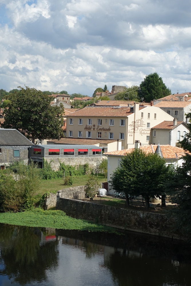 HOTEL EMERAUDE 1/44