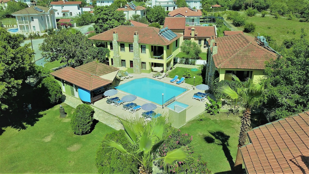Adilan Villas and Apartments 33/50