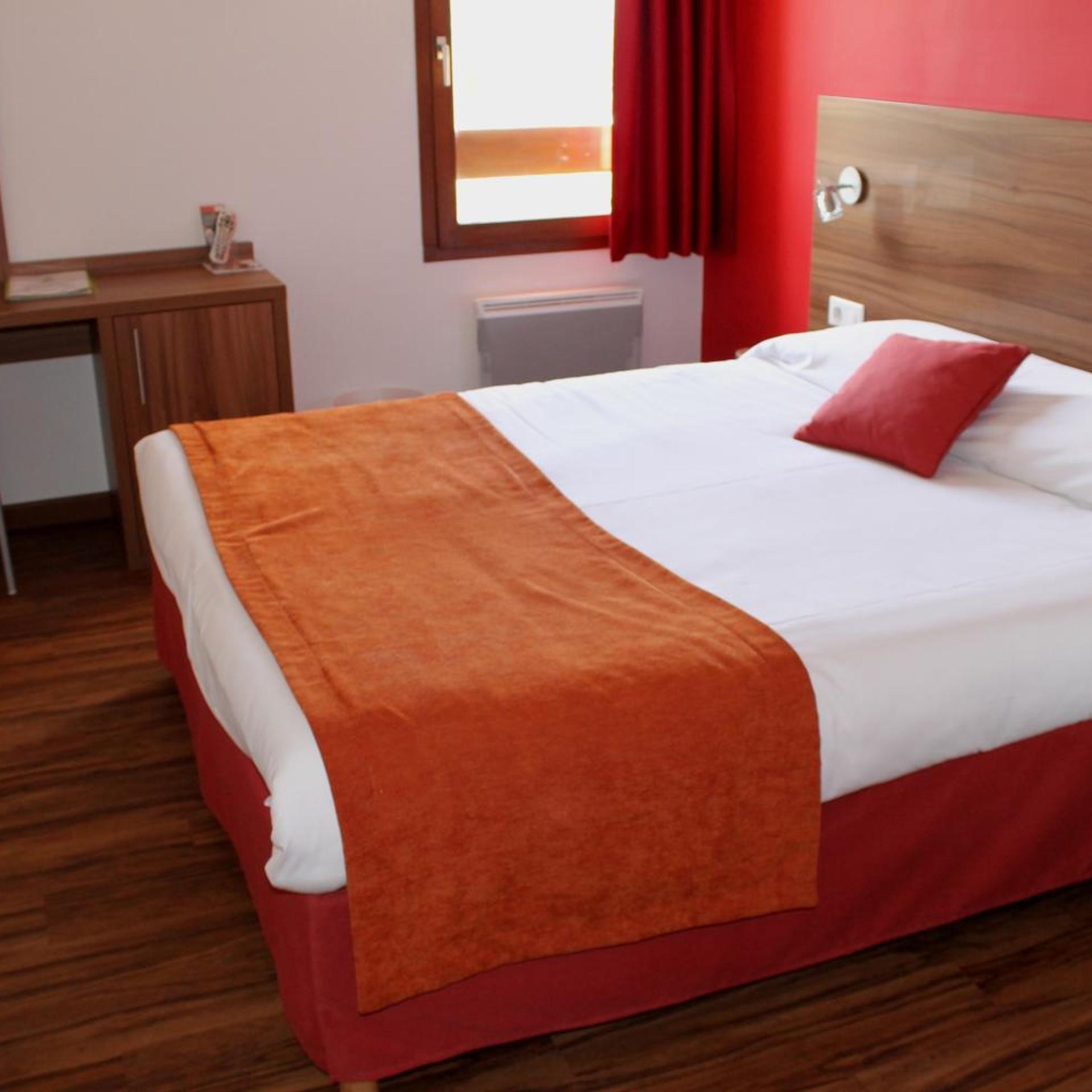 Hotel La Cle Des Champs 10/24
