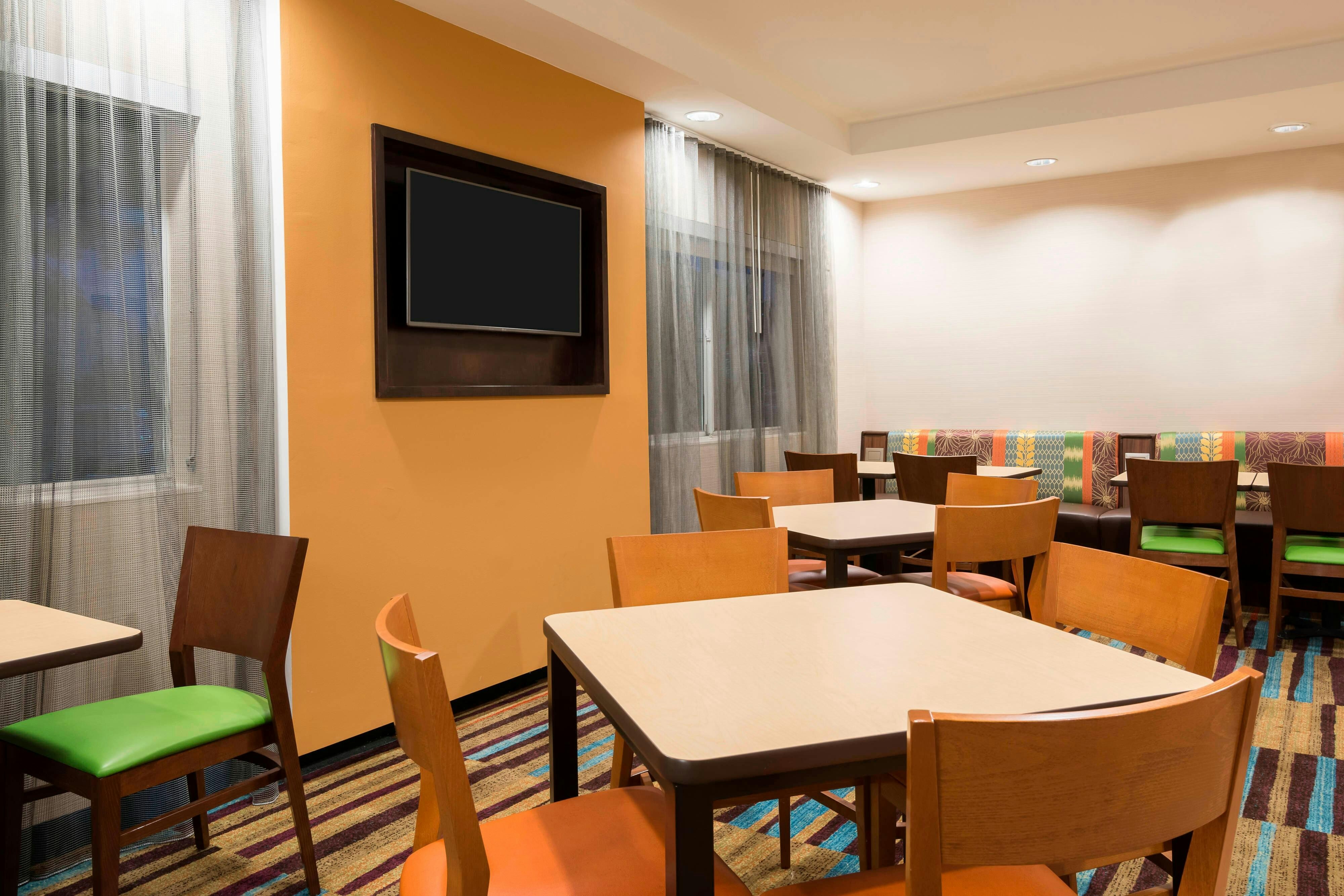Fairfield Inn Suites By Marriott Mobile 8/12