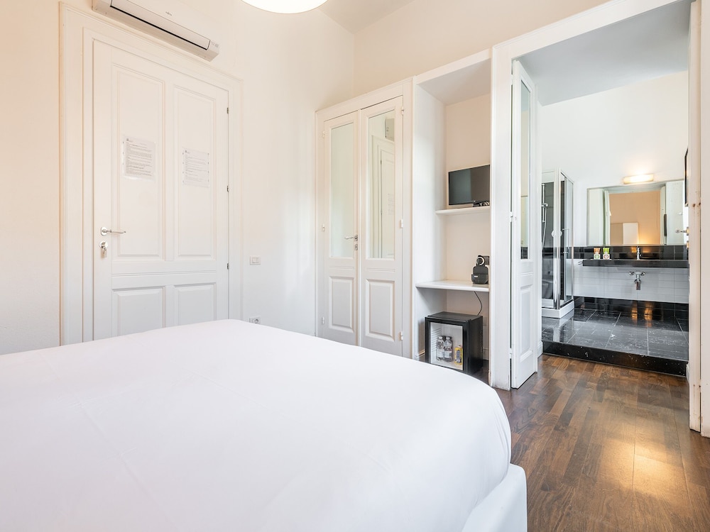 Cagliari Boutique Rooms And Suites 16/50