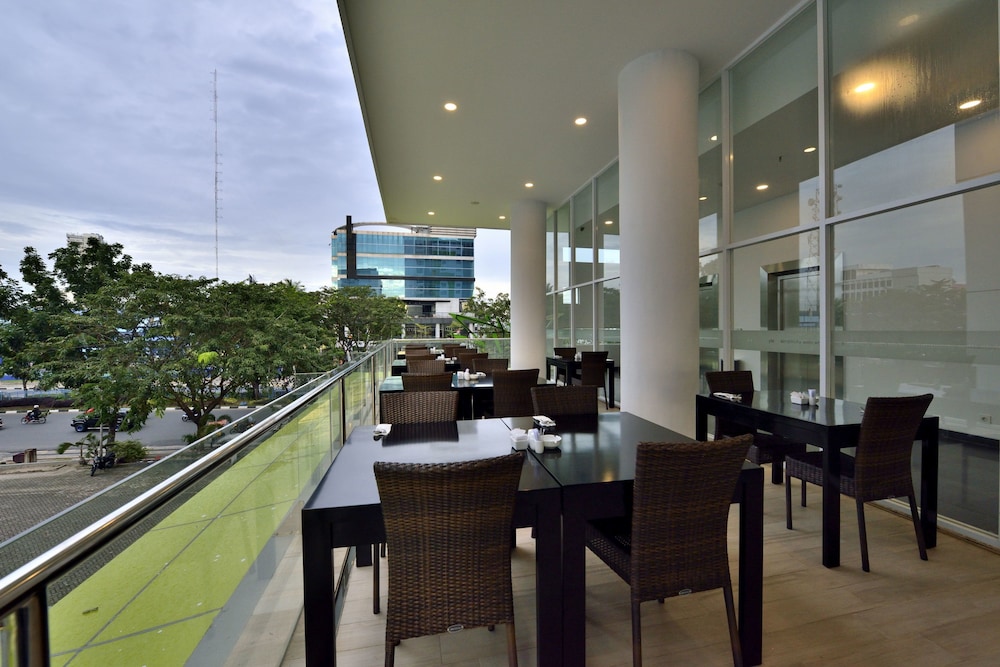 Whiz Hotel Sudirman Pekanbaru 27/36