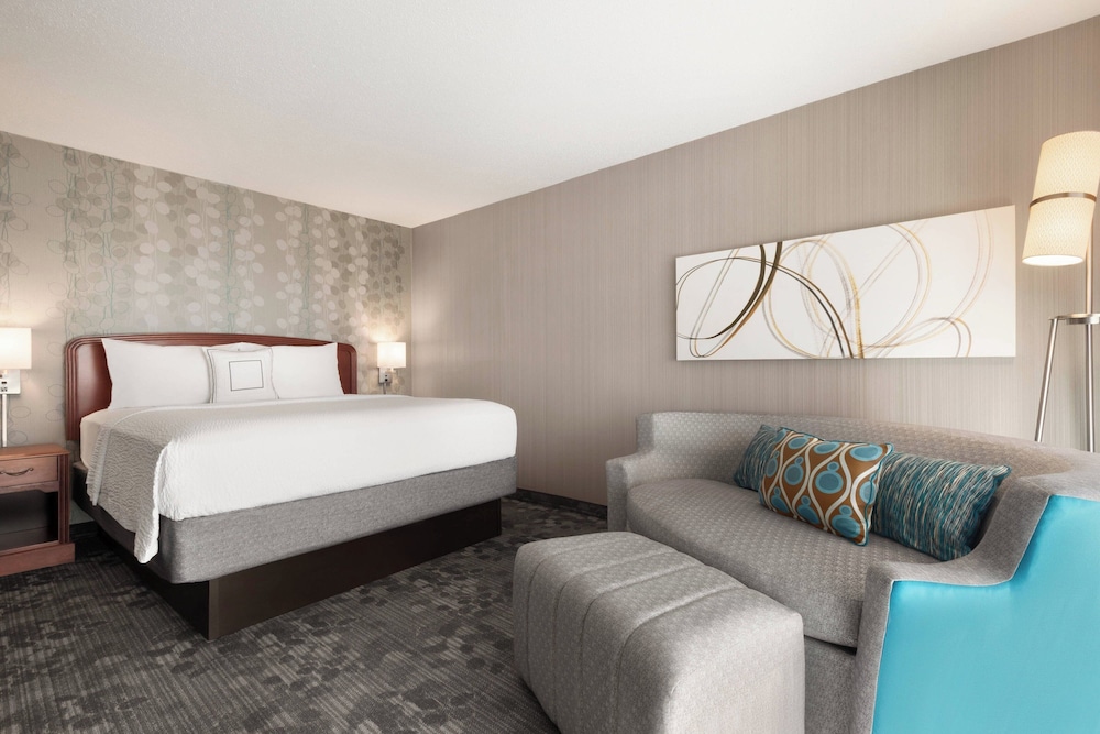Room at Courtyard Chicago Bloomingdale, BLOOMINGDALE - IL