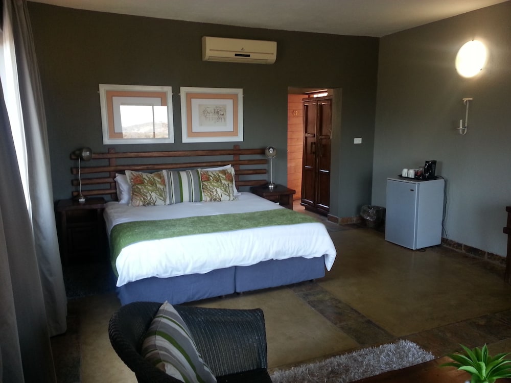 Ebundu Lodge 32/79