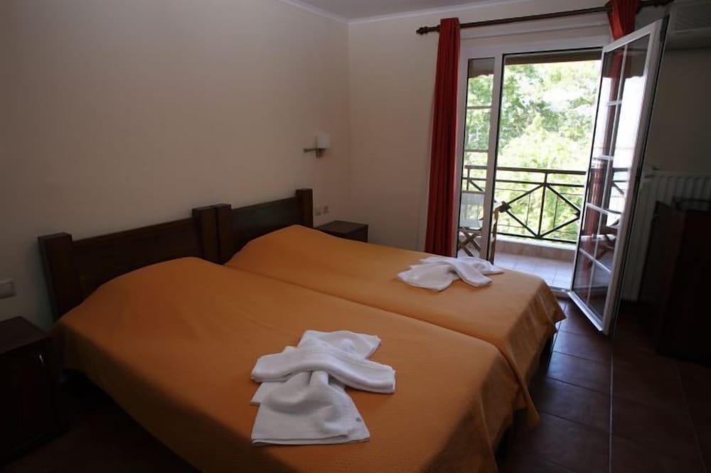 Morfeas Hotel 11/50