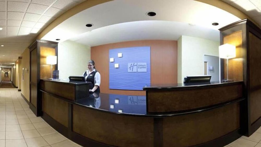 Holiday Inn Express Hotel Suites Wauseon 10/43